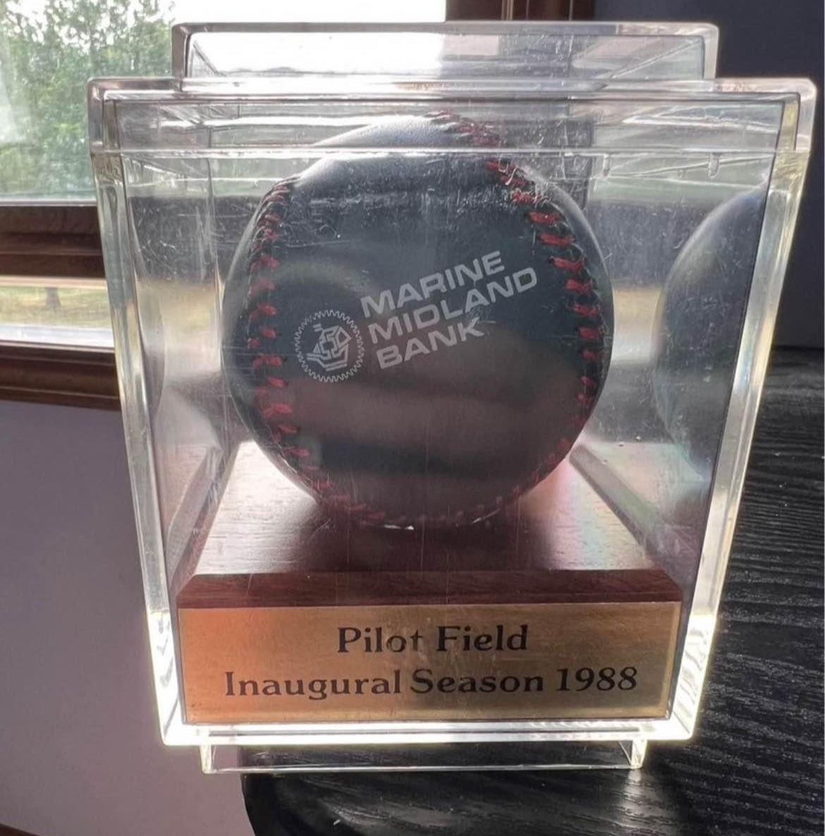 Buffalo Bisons 1988 Innaugural 1st Year Commerative Baseball @ Custom Case