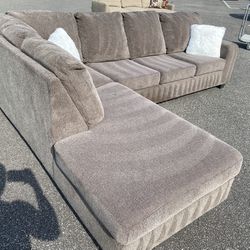 FREE DELIVERY AND INSTALLATION - Gray L-shape Sectional (Look My Profile For More Options)