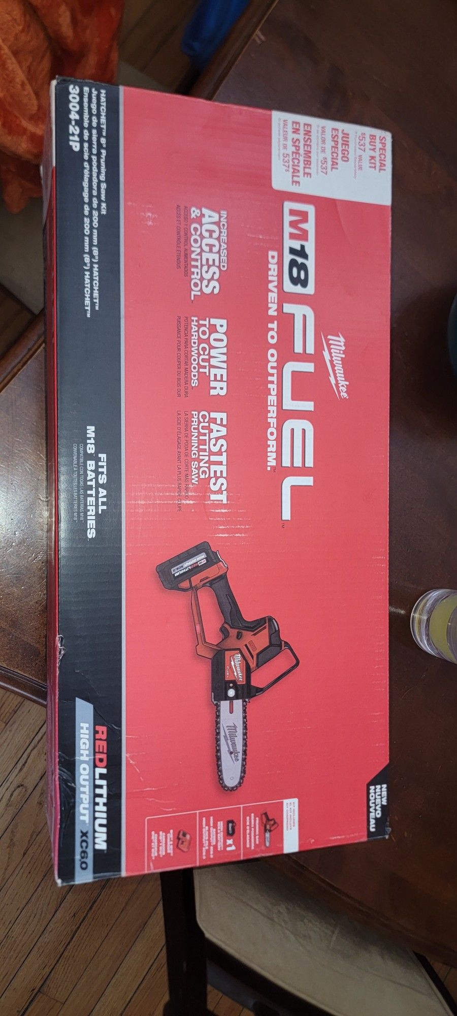 Brand New Milwaukee M18 FUEL HATCHET 8" Pruning Chainsaw With Battery Charger