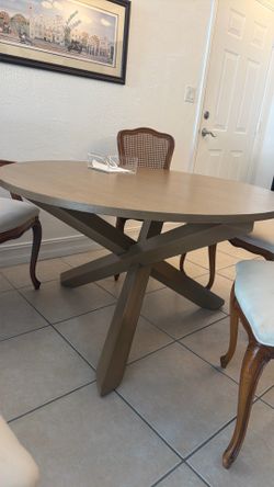Round wood table