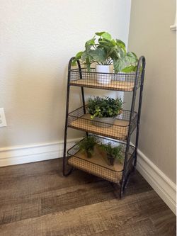 3-Tier Metal Plant Stand / Decorative Display Shelf – Farmhouse Style