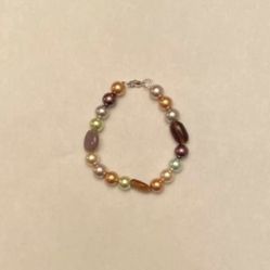 Neutral bead bracelets