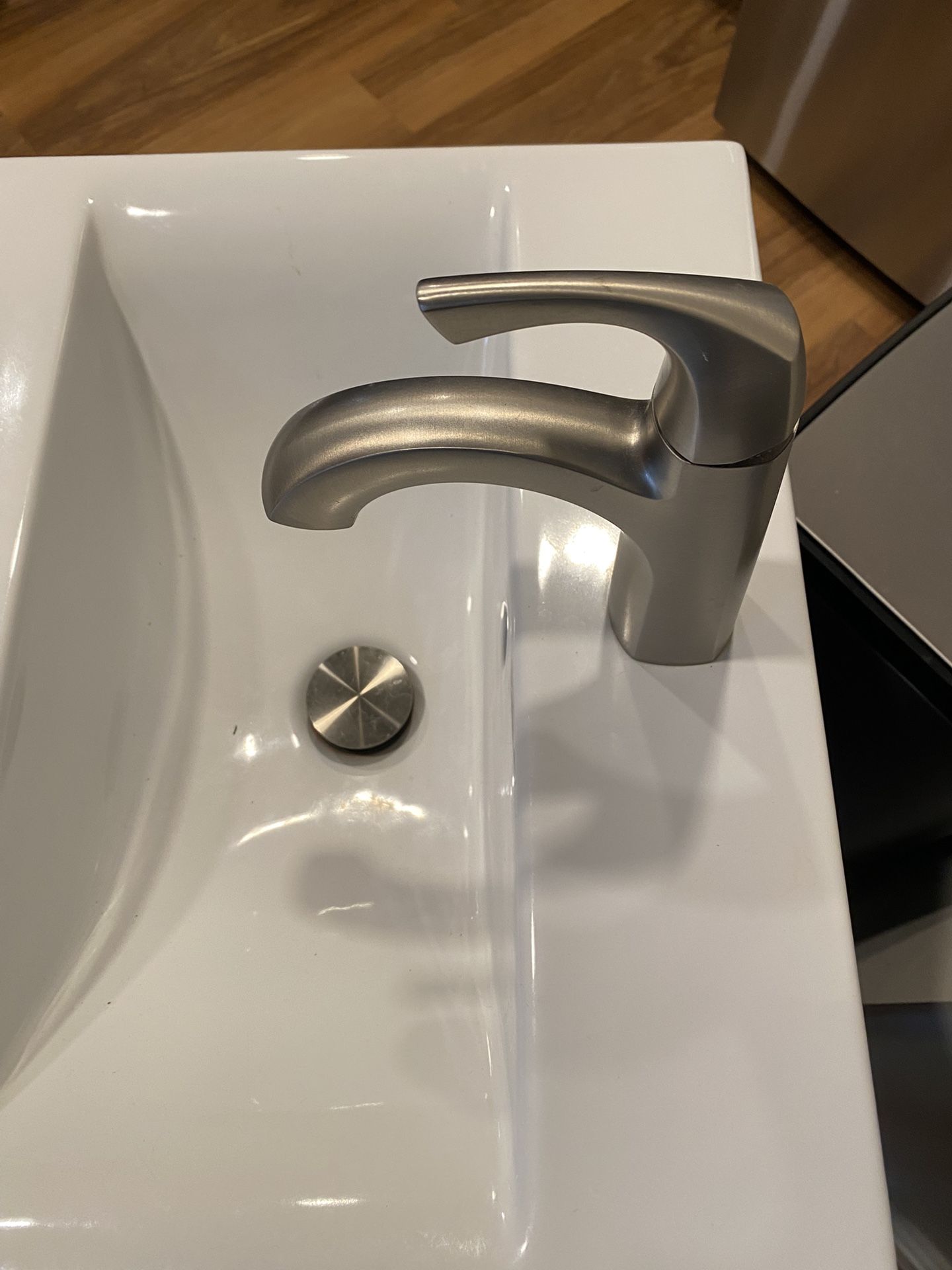 Faucet Single Handle. Moen