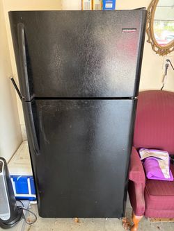 Refrigerator for sale!!!