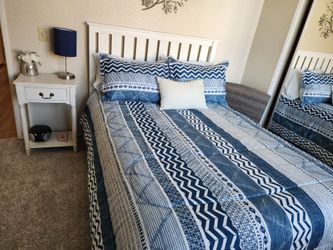 Fullsize Bed One Night Stand