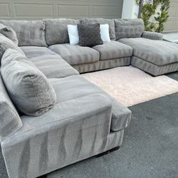 Huge Light Grey Sectional Couch From Living Spaces In Excellent Condition - FREE DELIVERY 🚛
