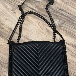 Women’s Aldo Faux Leather Purse Black Chevron With Metal Chain Straps