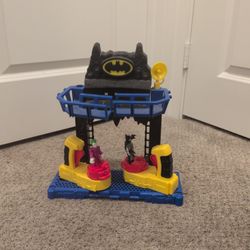 DC Super Friends Battle Batcave 