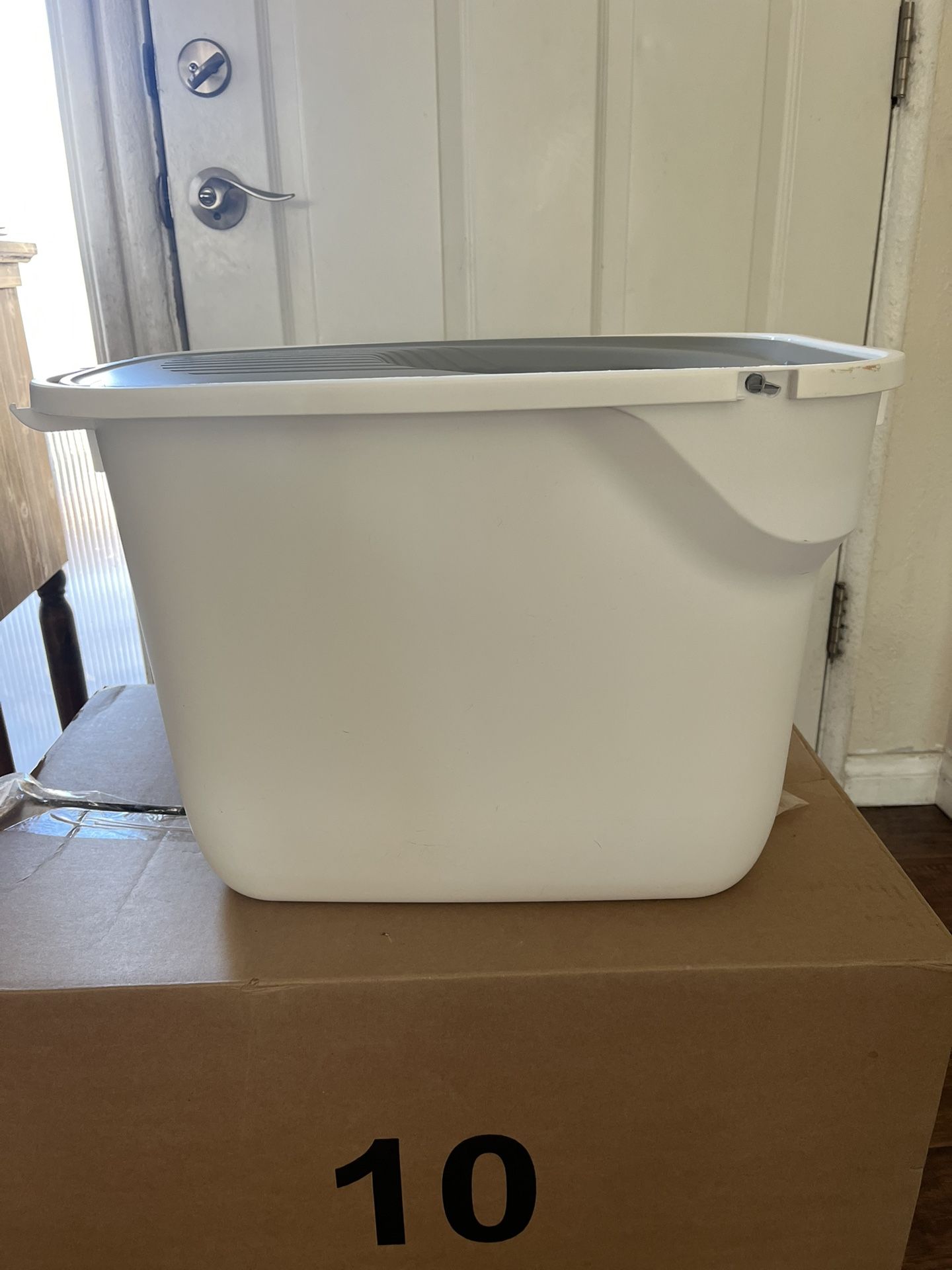Cat Litter Box