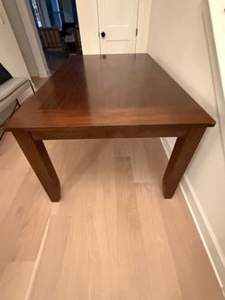 Dining room table