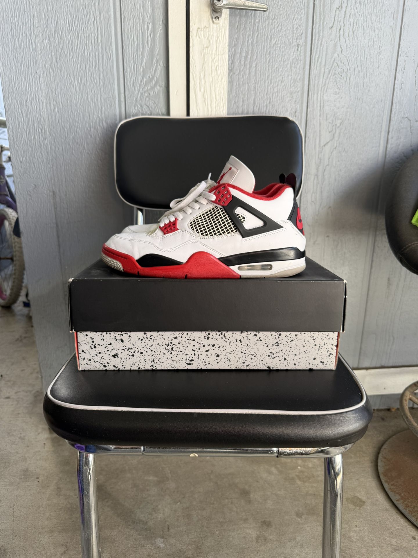 Jordan 4 Retro Fire Red (2020) Size 11