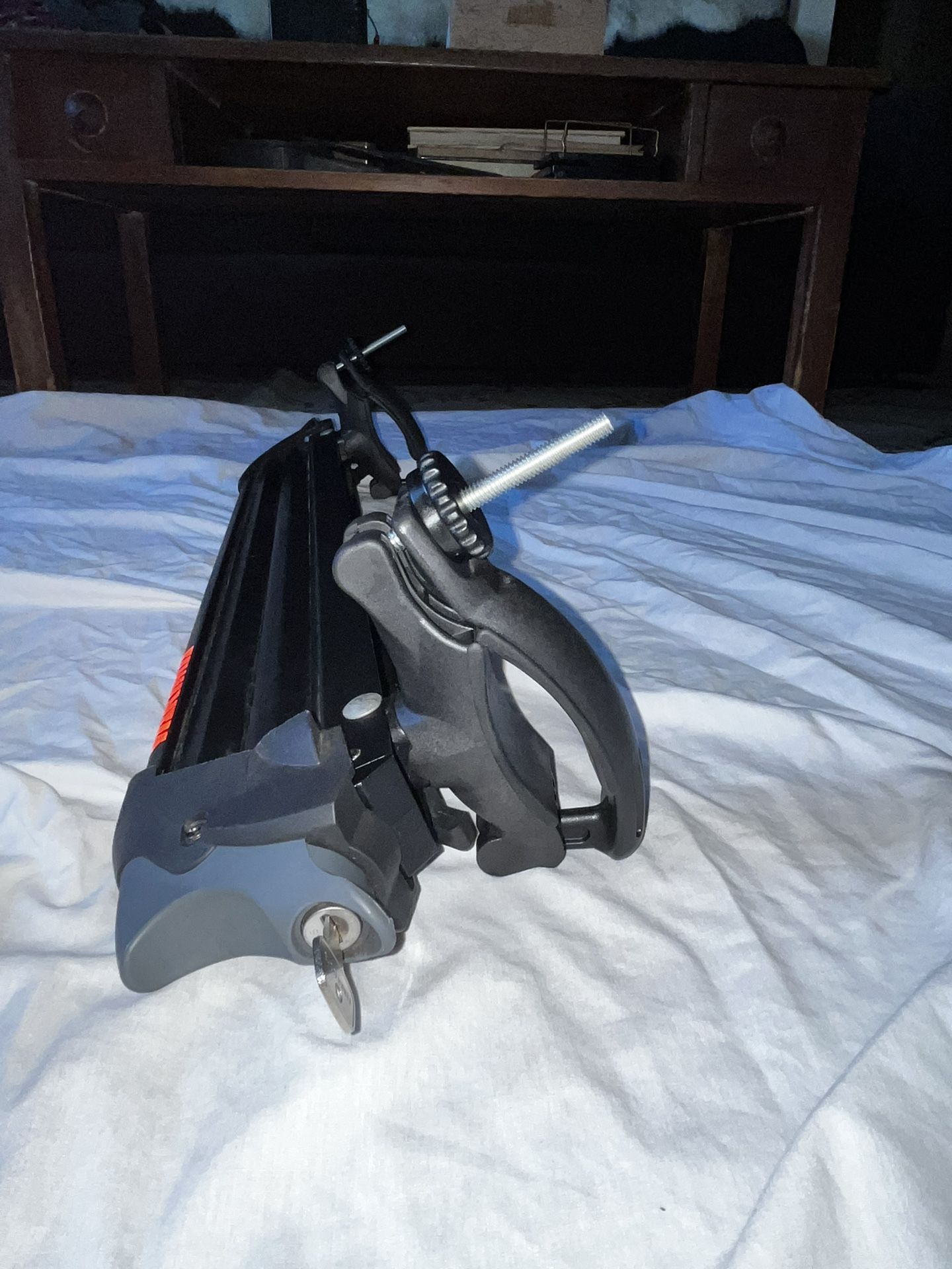 Yakima Powderhound Snowboard Ski Roof Rack W/ Universal Mighty Mounts