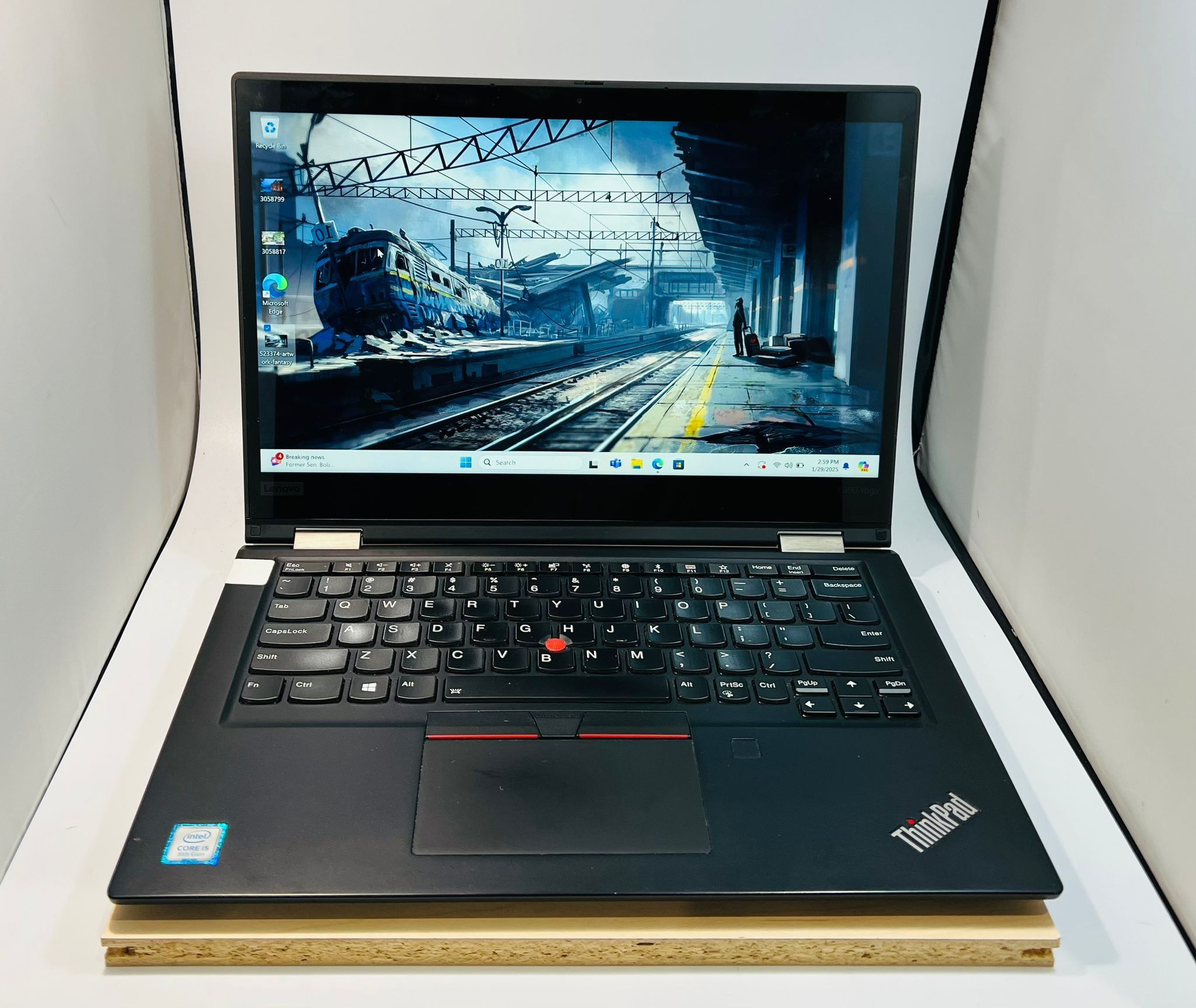 Lenovo Yoga X390 Touchscreen Convertible Core i5-8265u 1.80Ghz 16GB 128GB SSD Read Description
