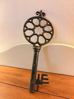 Oversized Decorative Skeleton Key Wall Decor-Black Cast Metal