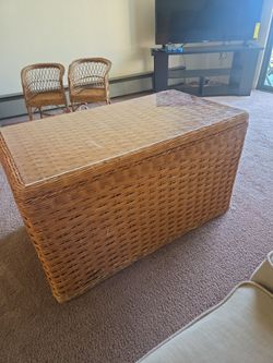 Wicker storage box