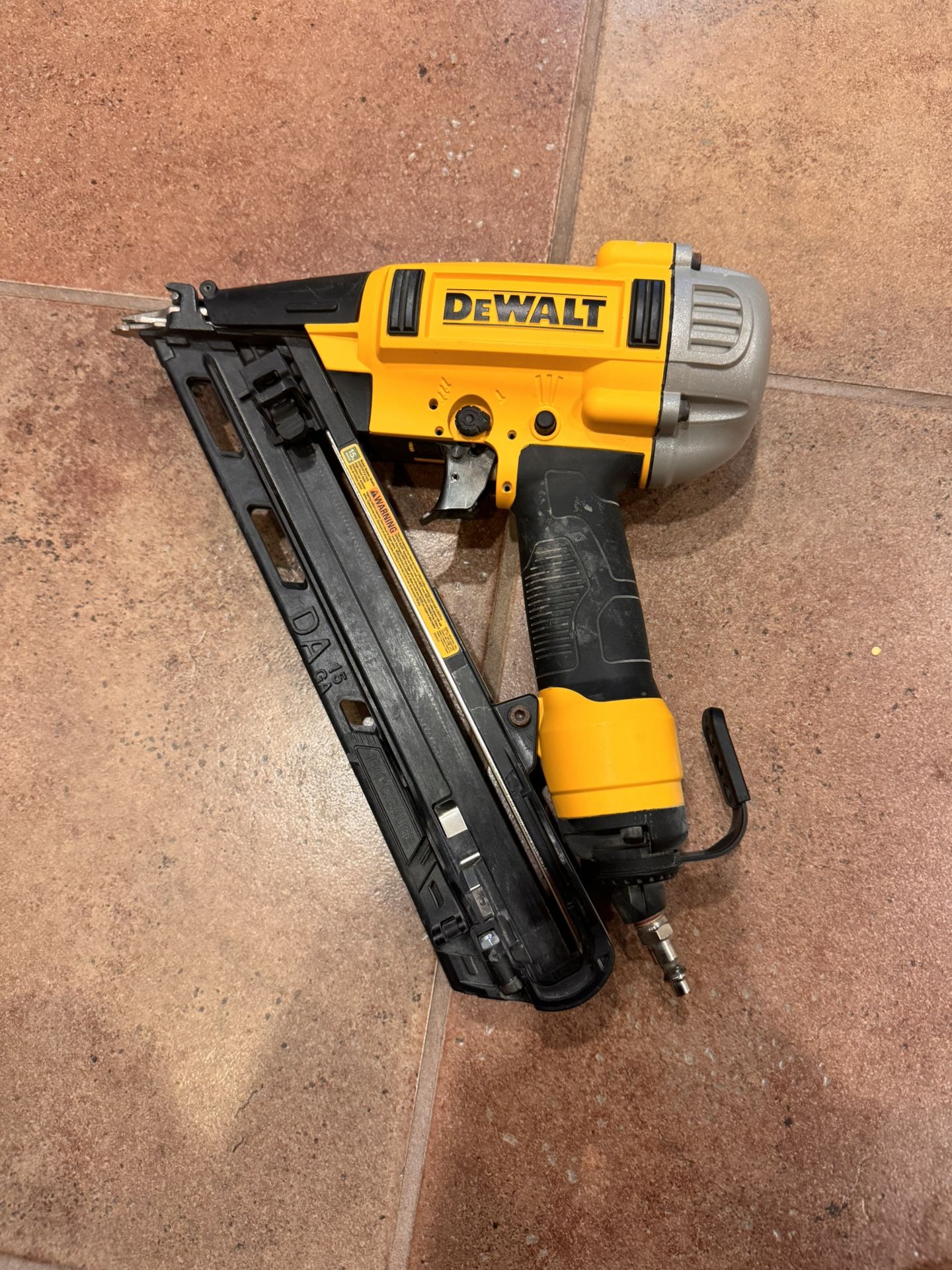 Dewalt Air Brad Nailer 15 Gauge Only Used 3 Times