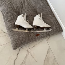 Riedell Emerald Size 4.5 Ice skates