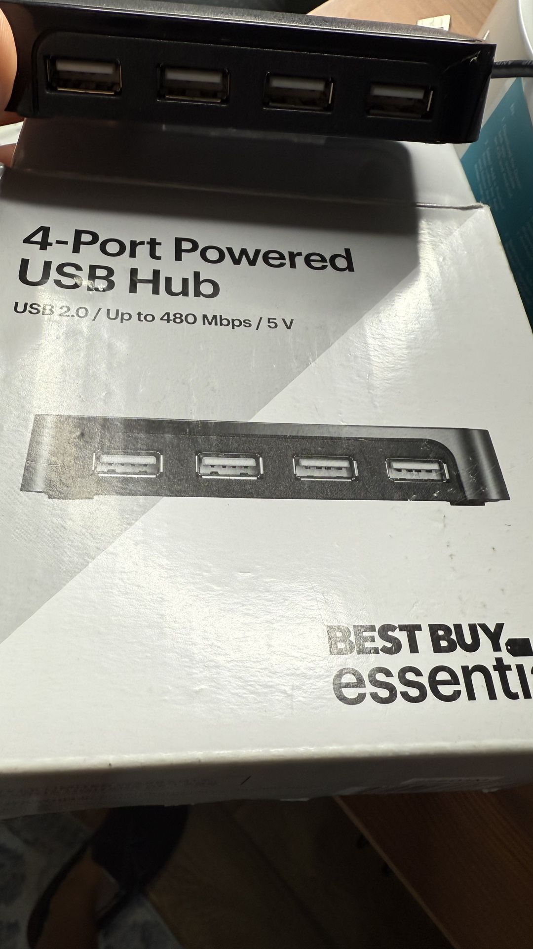 Best Buy essentials- 4-Port USB 2.0 Hub - Black