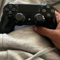 PS4 Controller