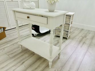White Table/desk