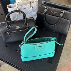 Shoulder Bags 