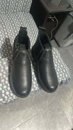 Steel toe boots