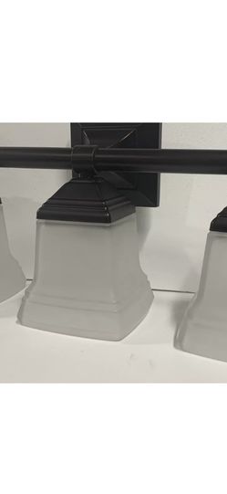 3 Light Bathroom Vanity Fixture