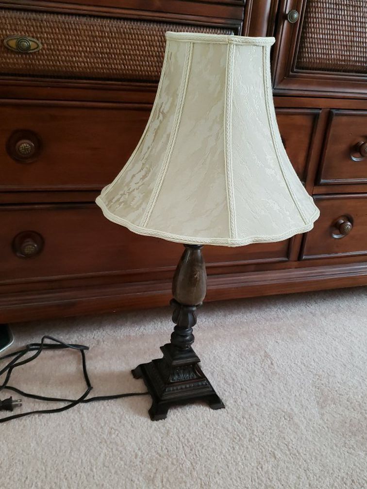 Dresser Or Table Lamp