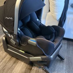 Nuna PIPA Infant Car seat with Base