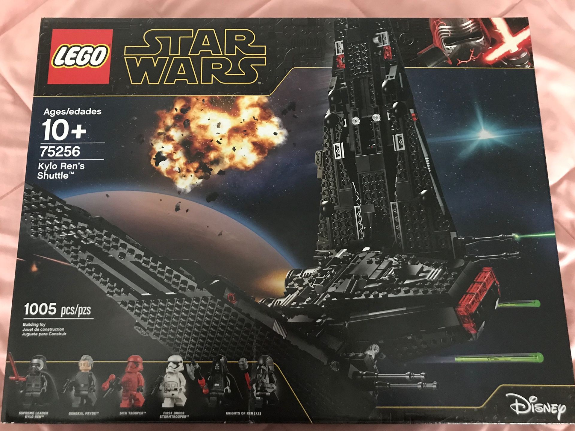 Star Wars LEGO Kylo Ren’s Shuttle 75256