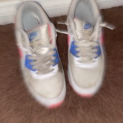 Nike Air Max Trying