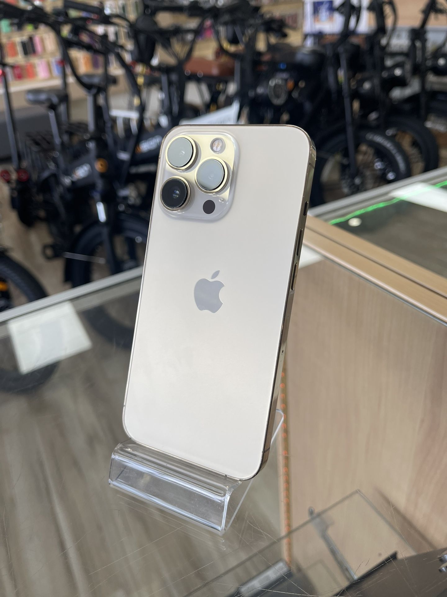 iPhone 13 Pro Gold! Fully Unlocked Can Work With Any Carrier! $0 To $100 Down To Take It! Shop Without Using Credit! 