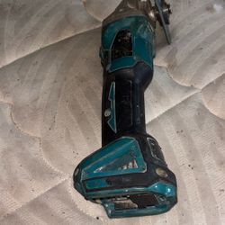 Hand saw works perfectly fine. I just don’t have a battery for it anymore.