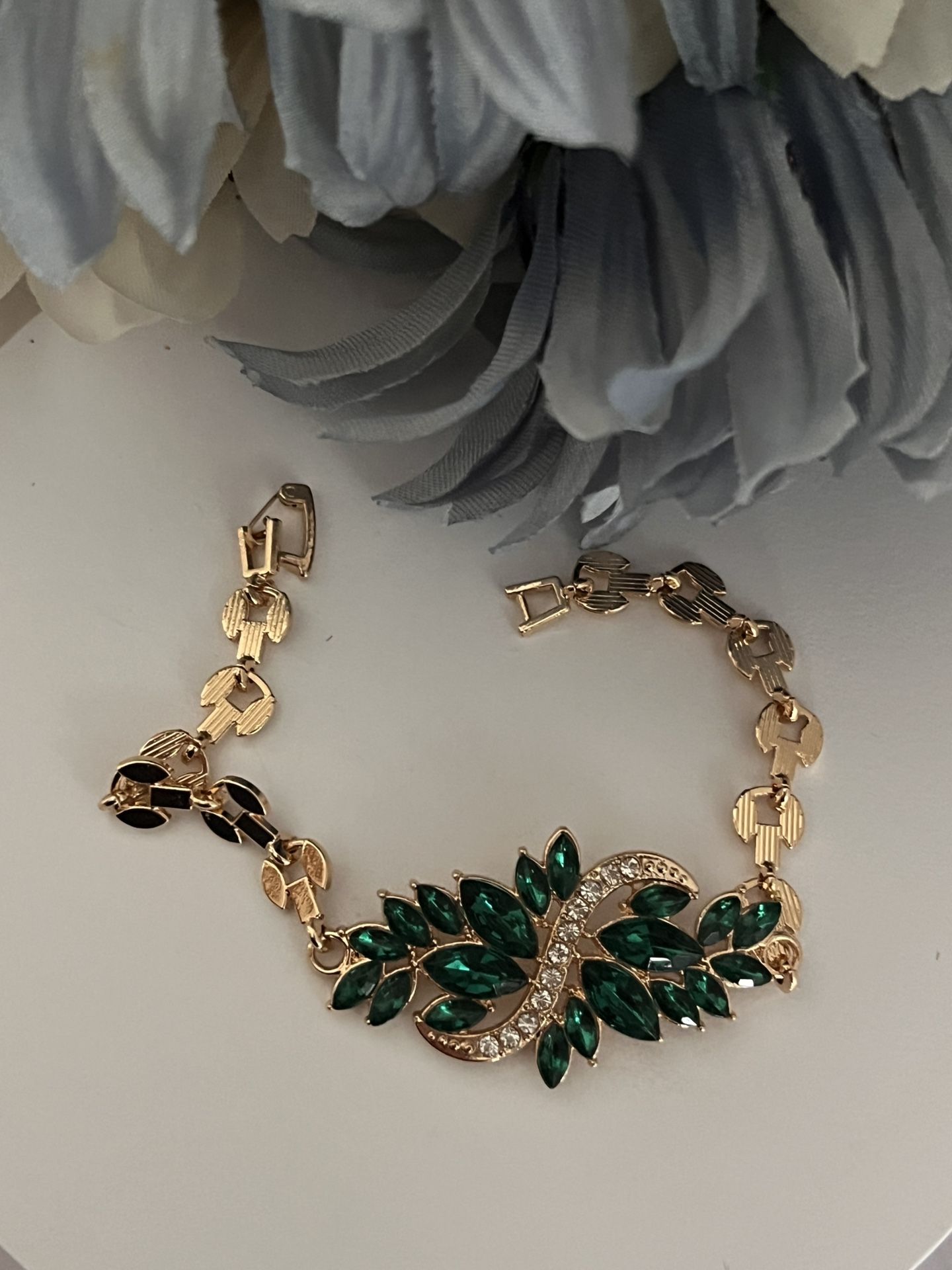 Green Cubic Zirconia Dainty Leaf Tennis Bracelet