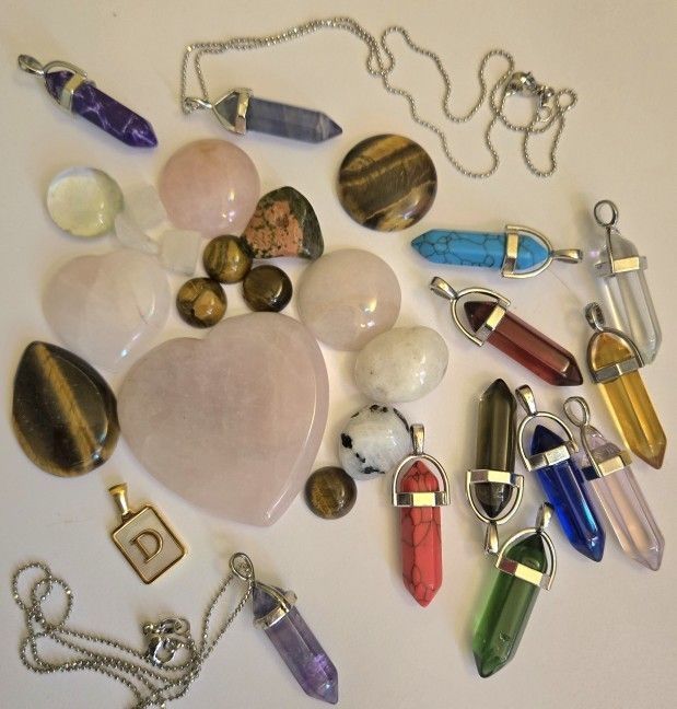 Lot Of Healing Crystals, Pendants, Rocks. Stone, Gemstones, Hippie, Gypsy