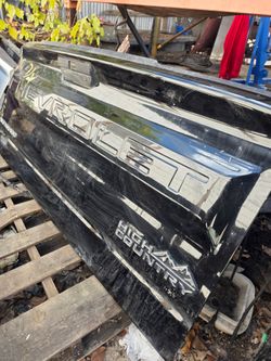 2019-26 Chevy Silverado Tailgate
