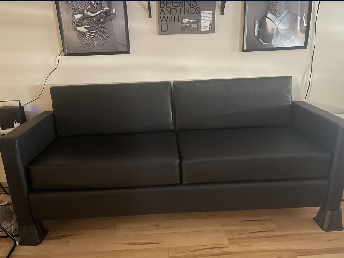 Leather Black Couch Like New Yes Available When You Ready To Purchase Text Me Thanks 