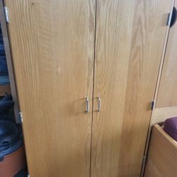 2 DOOR WIDE WARDROBE, VERY NICE, LOW AND WIDE (HOME34)

