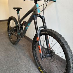 2019 Yeti SB6c Carbon Enduro MTB
