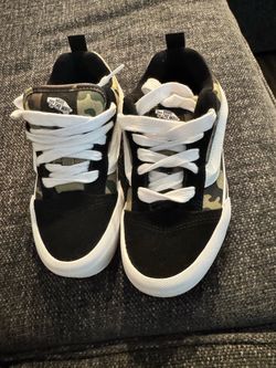 Vans Camo Low-Top Sneakers-Youth size 3.5