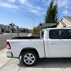 THULE TracRac With Cantilever Extension for Sale in Manteca CA OfferUp