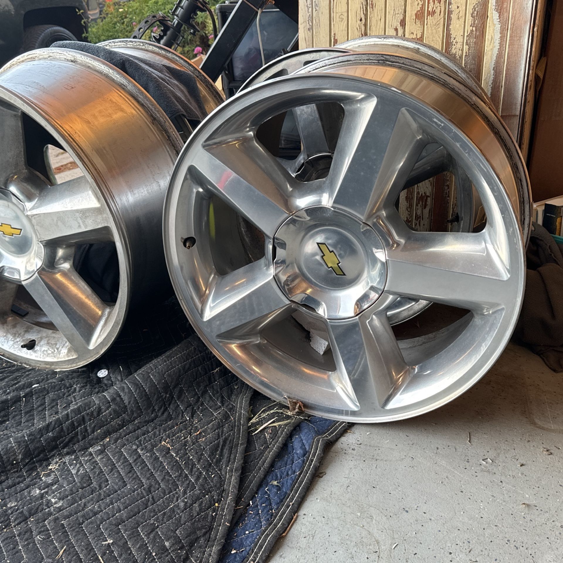 Chevy Suburban Rims for Sale in Camarillo, CA OfferUp