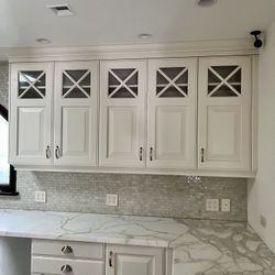 Pre owned Upscale Downsview Kitchens kitchen cabinets excellent condition - $2700