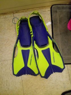 Children diving fins