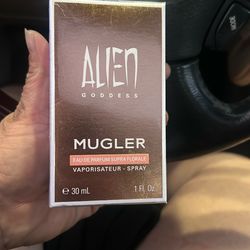 Alien Muller Goddess