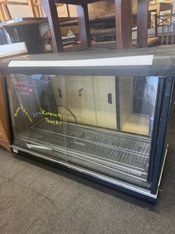 Uniworld 47” hot food display warmer with 3 shelves UDW-3