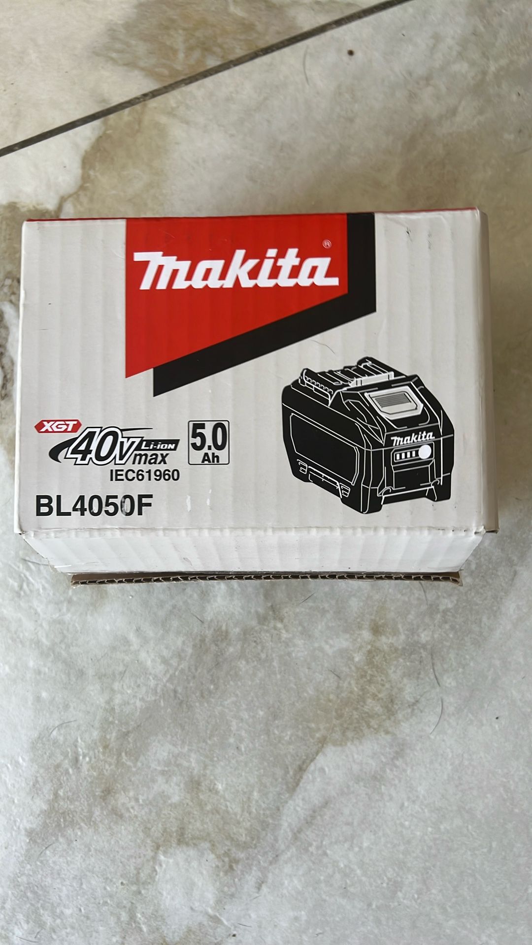 Makita Battery. XGT. 40 V MAX. Li-ion. 5.0 AH