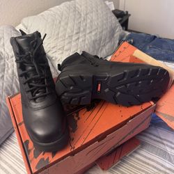 Men Boots 8.5 