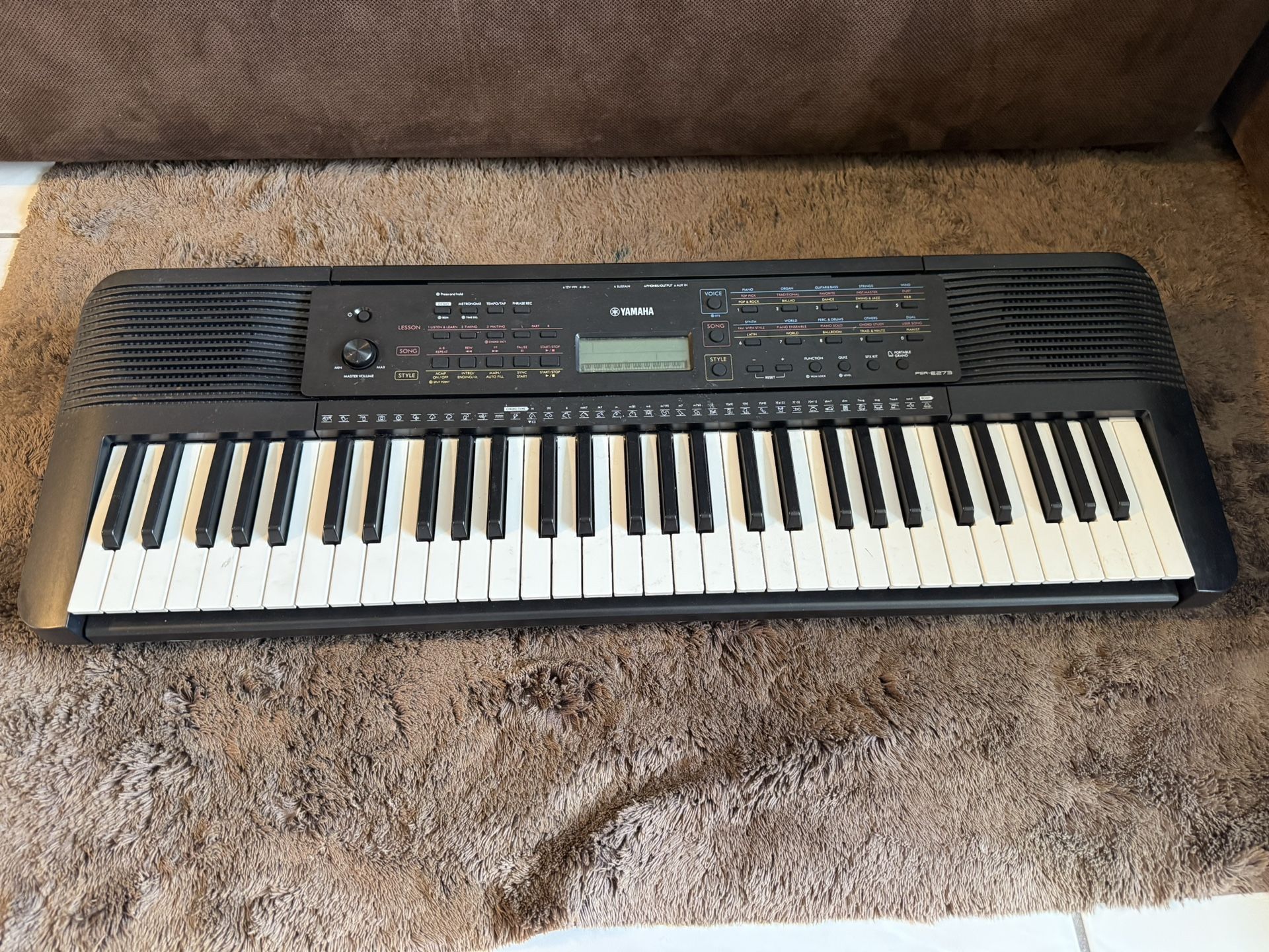 Yamaha Keyboard PSR E273