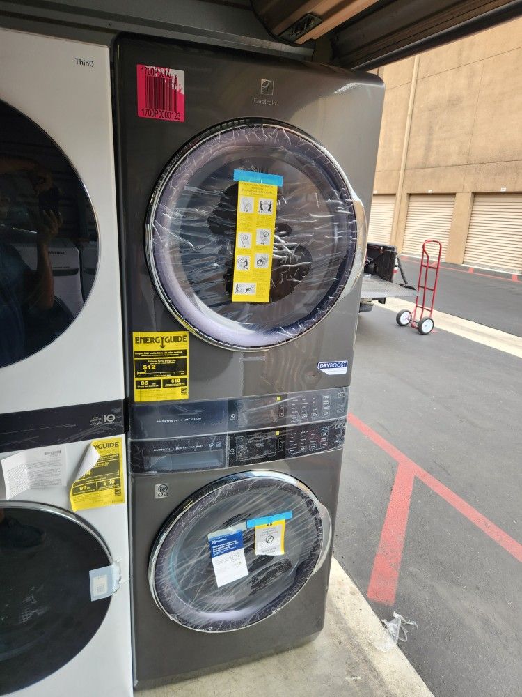 Electrolux Stackable Washer And Gas Dryer 